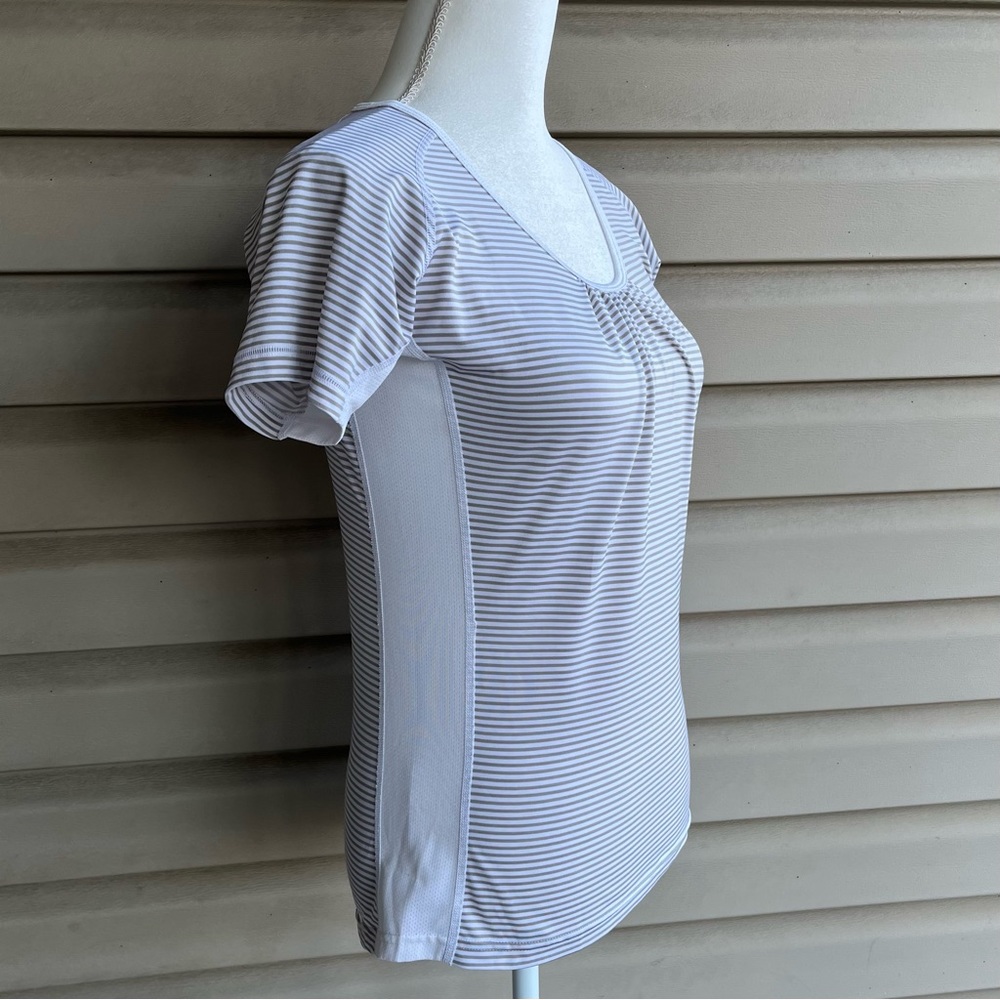 •Eddie Bauer• Short Sleeved Striped Workout Top - Size Small - Picture 5 of 7